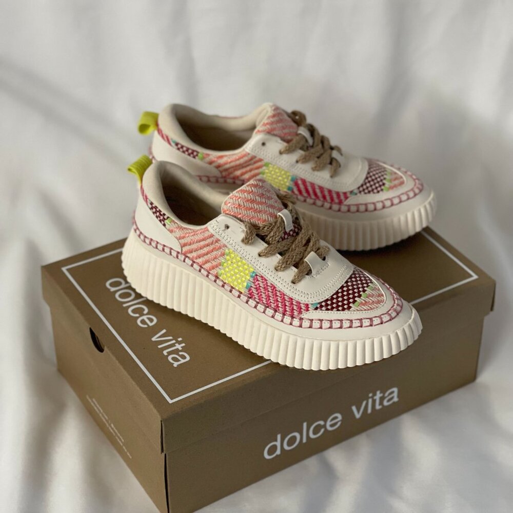 NEW Must-Have sneakers for Any Occasion! Brand New & Stylish!